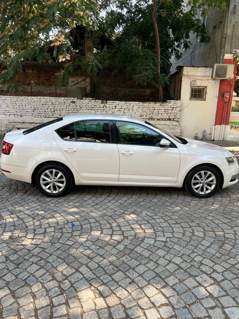 Skoda Octavia 1.6 TDI Facelift , снимка 3 - Автомобили и джипове - 47681190