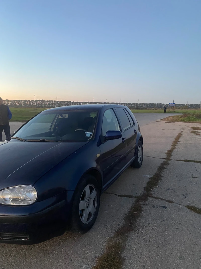 VW Golf 1.6, снимка 4 - Автомобили и джипове - 47731359