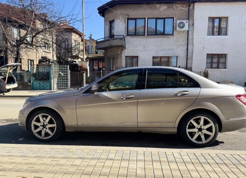 Mercedes-Benz C 220 2.2, снимка 4 - Автомобили и джипове - 49030848