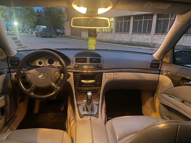 Mercedes-Benz E 320 Газ/Бензин BRC, снимка 11 - Автомобили и джипове - 52530555