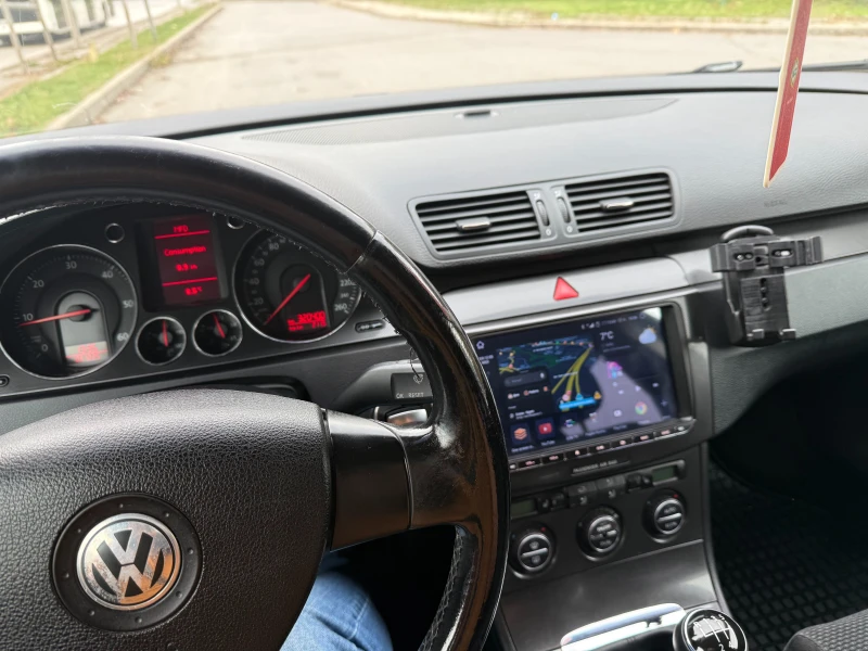 VW Passat 1.9 TDI ОБСЛУЖЕНА, снимка 9 - Автомобили и джипове - 53418368