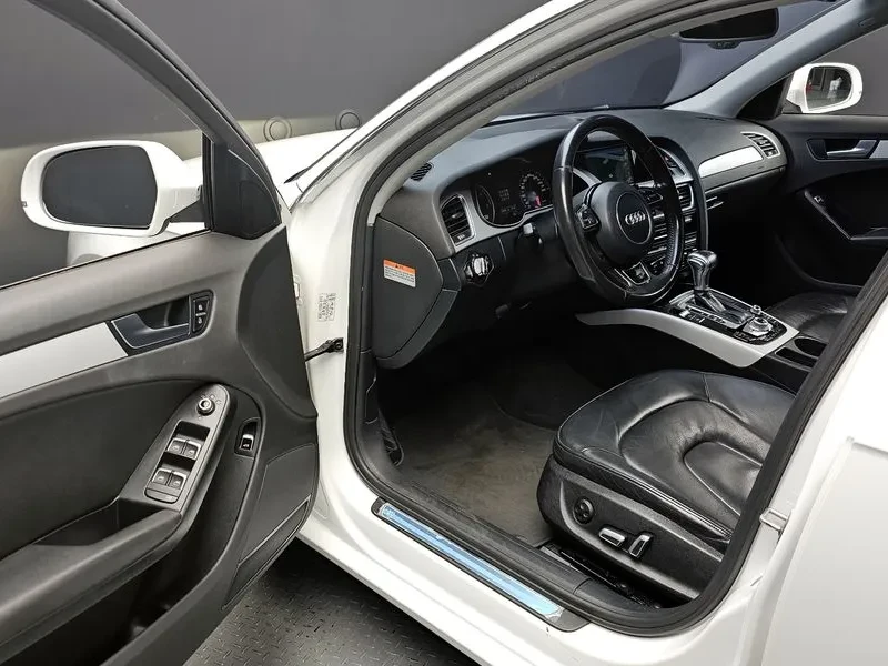 Audi A4 2.0 TDI, снимка 11 - Автомобили и джипове - 54143410