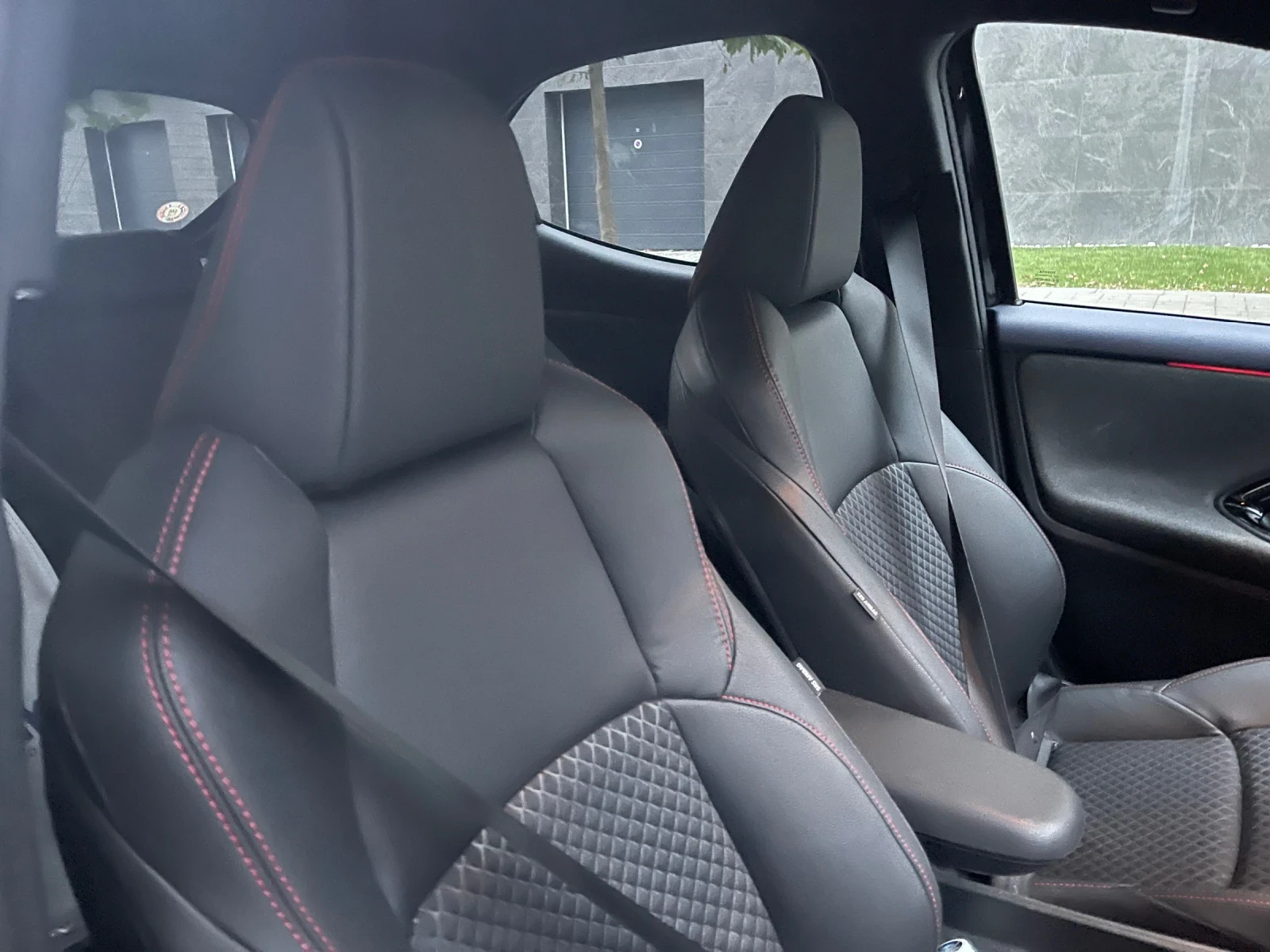 Toyota Yaris HYBRYD закупен от представителството ТМ АУТО София - изображение 9