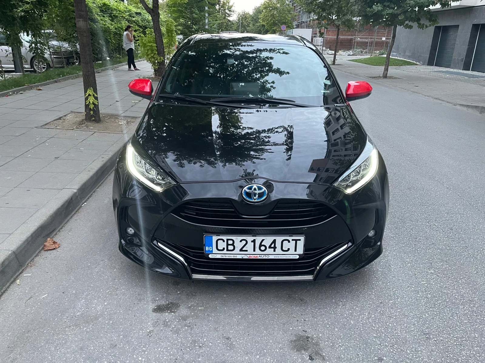 Toyota Yaris HYBRYD закупен от представителството ТМ АУТО София - изображение 2