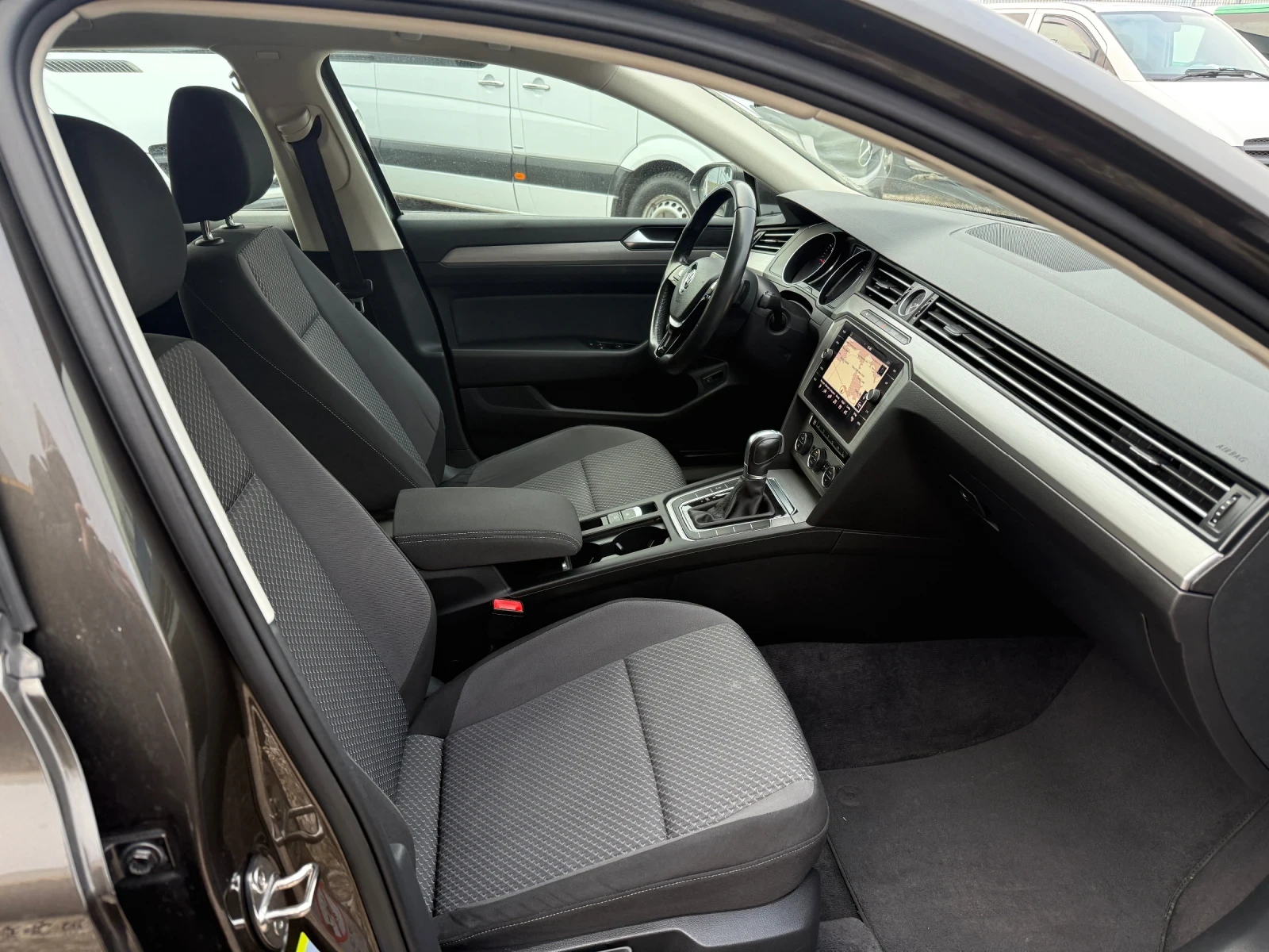 VW Passat 2.0 TDI  AUTOMAT | Mobile.bg � ����������� 11