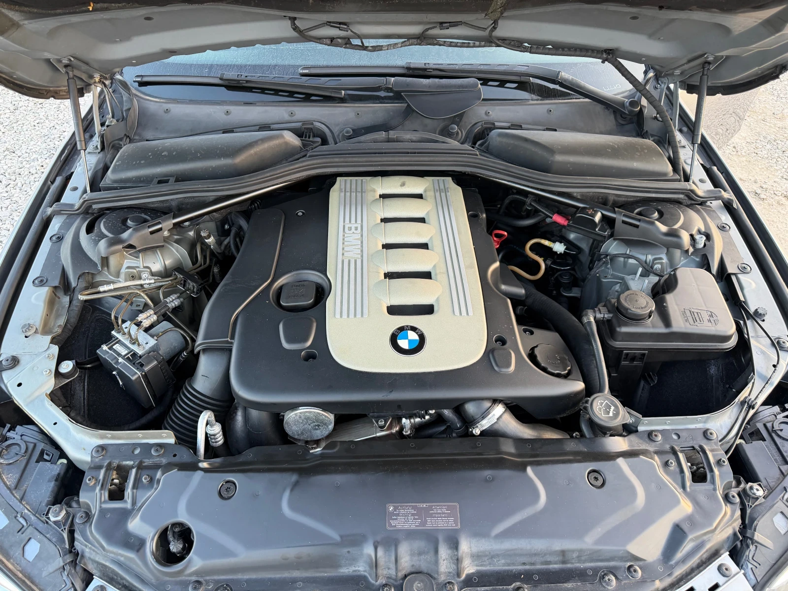 BMW 525 2.5D-177PS M-PACK, снимка 14 - Автомобили и джипове - 53742017