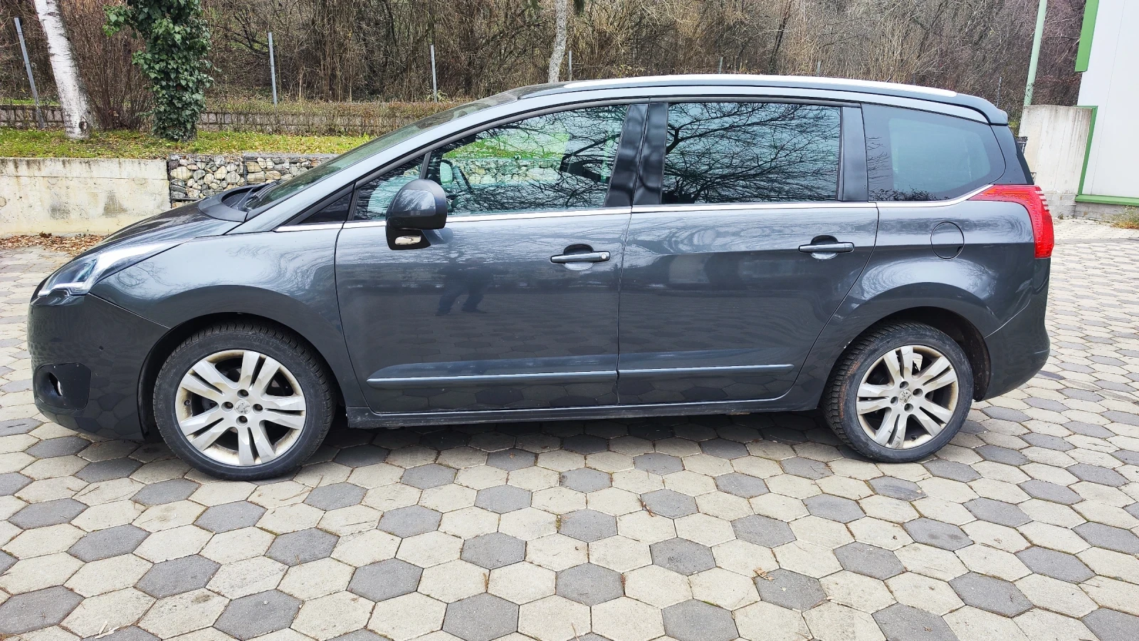 Peugeot 5008 1.6hdi, снимка 9 - Автомобили и джипове - 53963887
