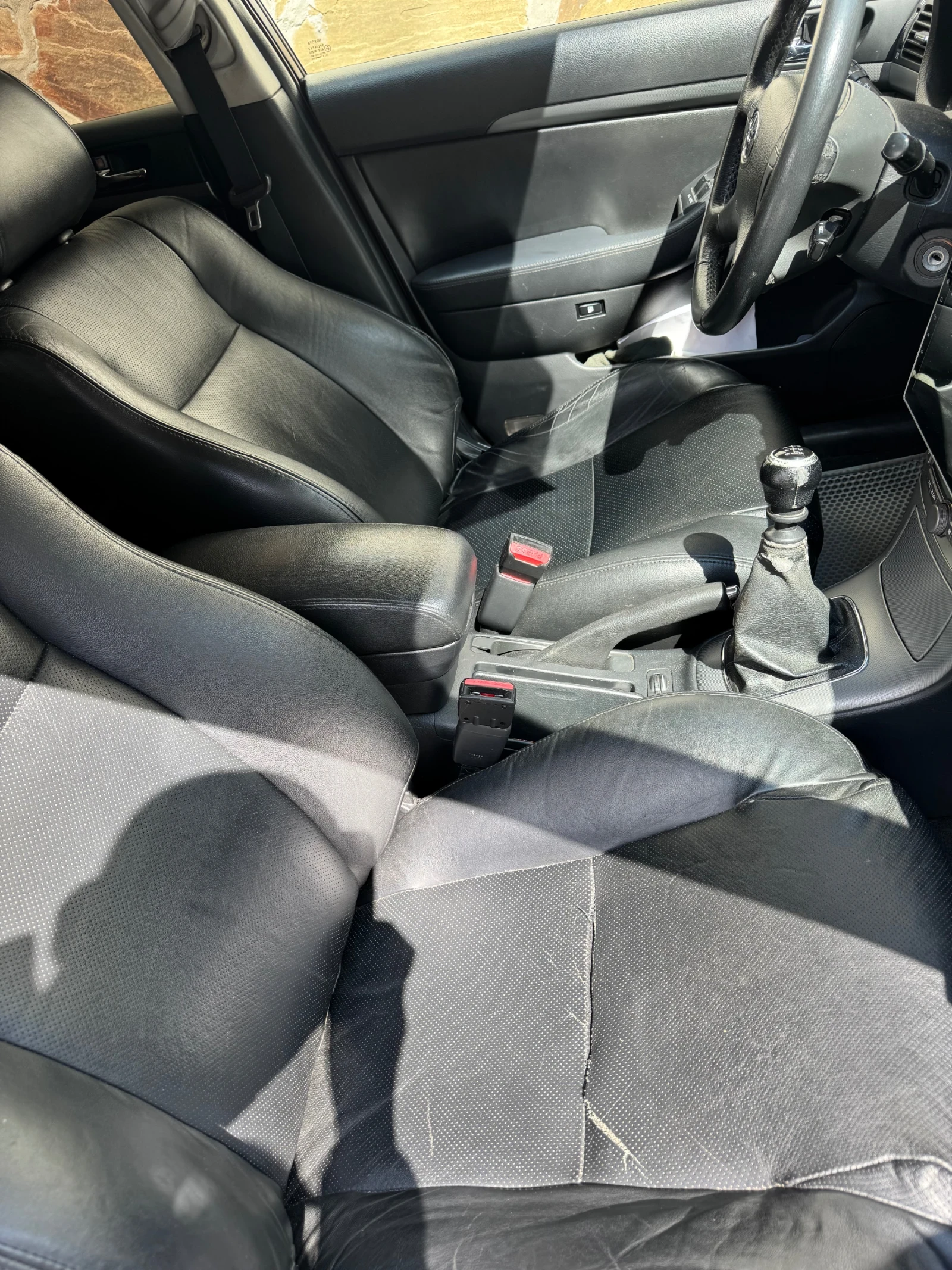 Toyota Avensis 2.2 150hp, снимка 6 - Автомобили и джипове - 54609132