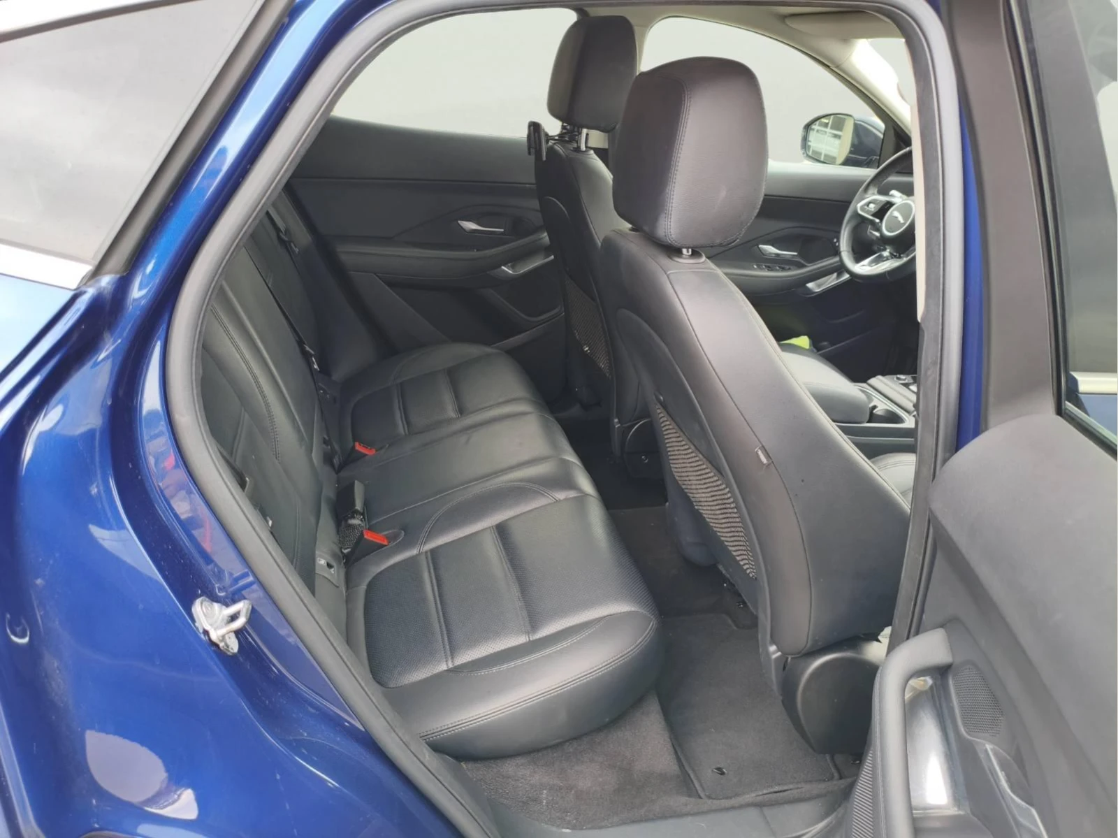 Jaguar E-pace 2.0, снимка 10 - Автомобили и джипове - 54826621