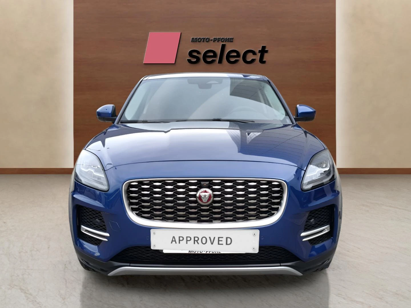 Jaguar E-pace 2.0, снимка 2 - Автомобили и джипове - 54826621