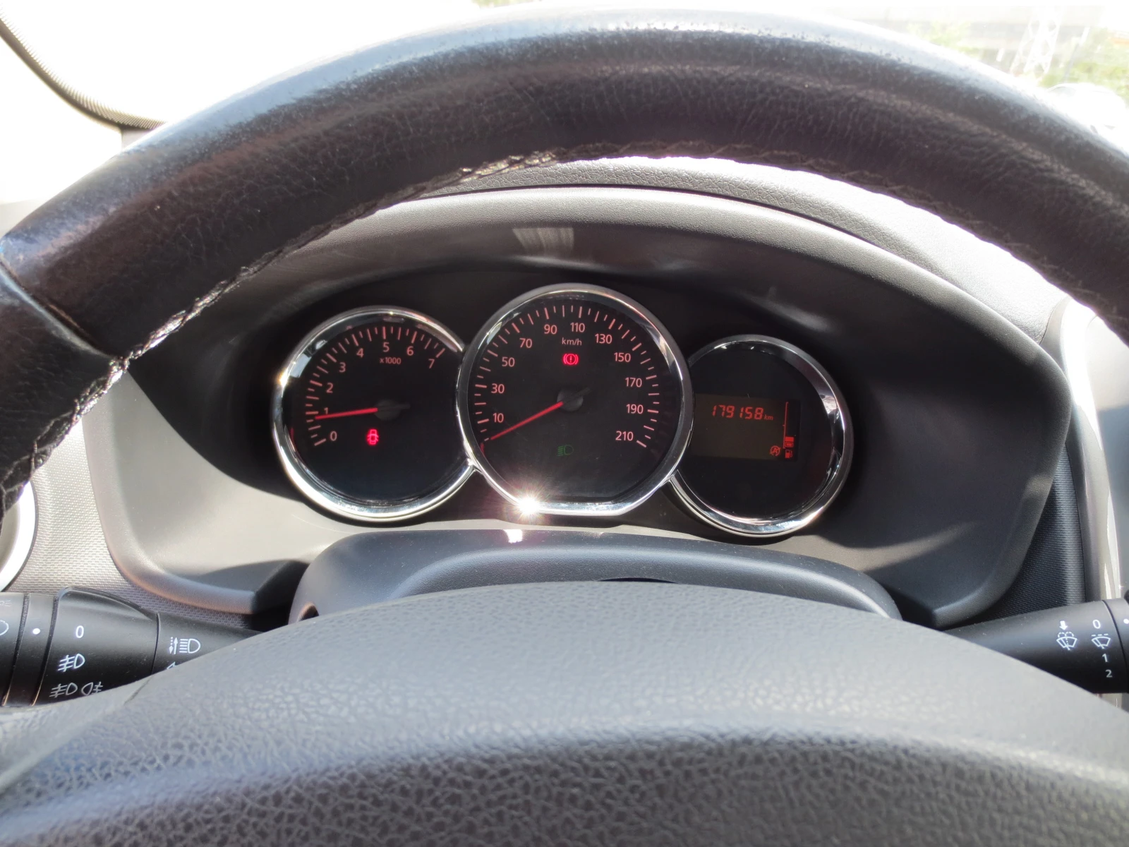 Dacia Sandero 1.5DCI-STEPWAY, снимка 11 - Автомобили и джипове - 55406150