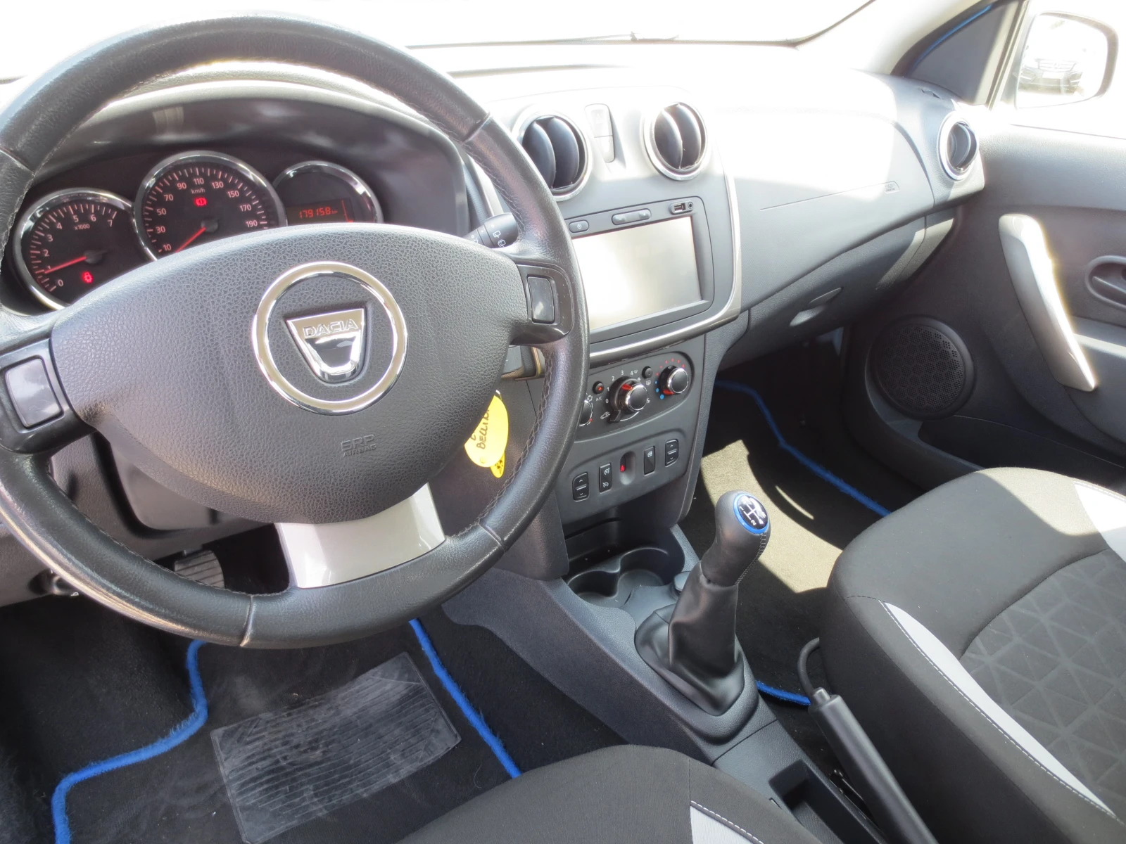 Dacia Sandero 1.5DCI-STEPWAY, снимка 10 - Автомобили и джипове - 55406150