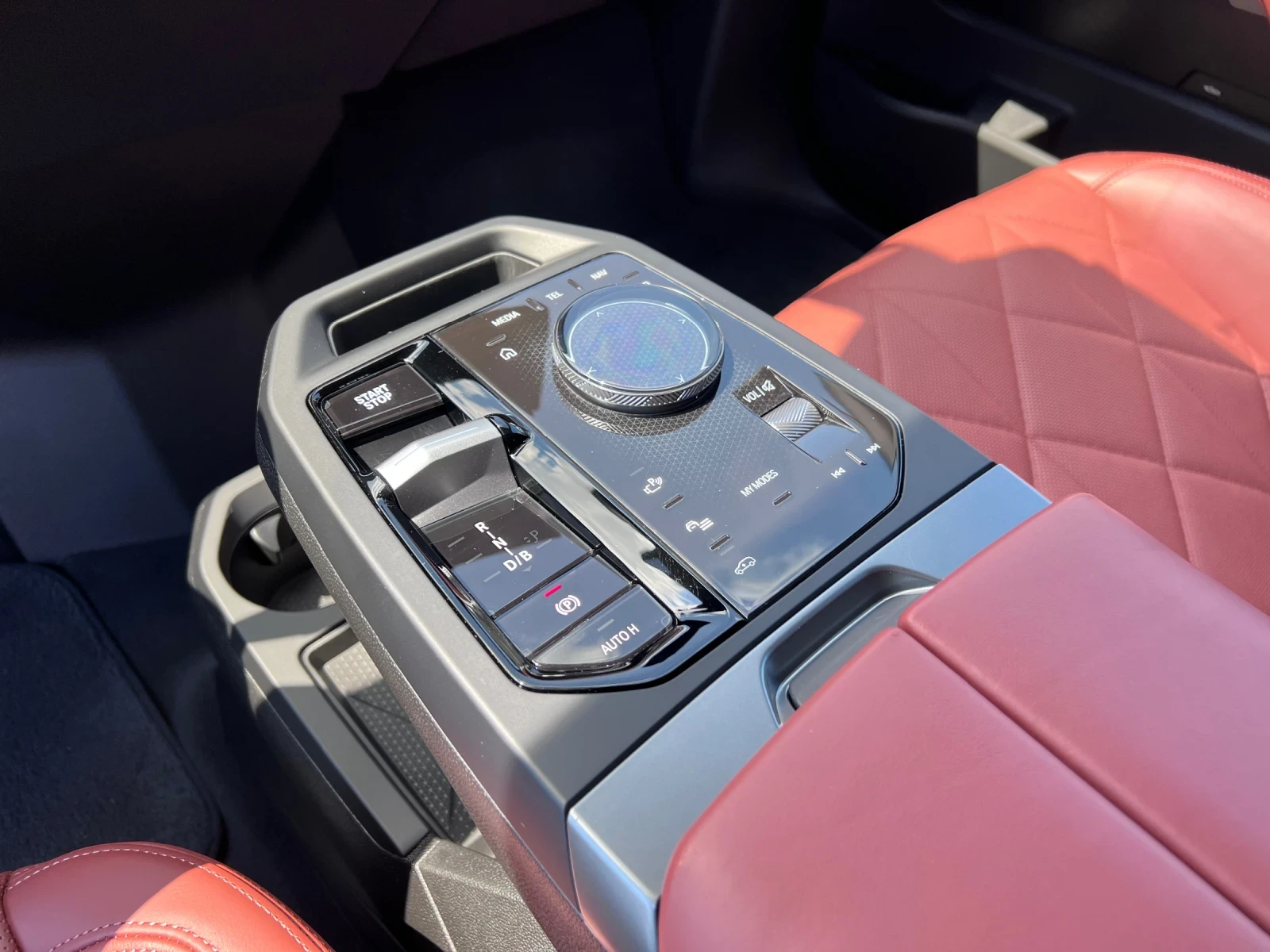 BMW iX X-Drive* 60* M Sport Pro* , снимка 9 - Автомобили и джипове - 55625038
