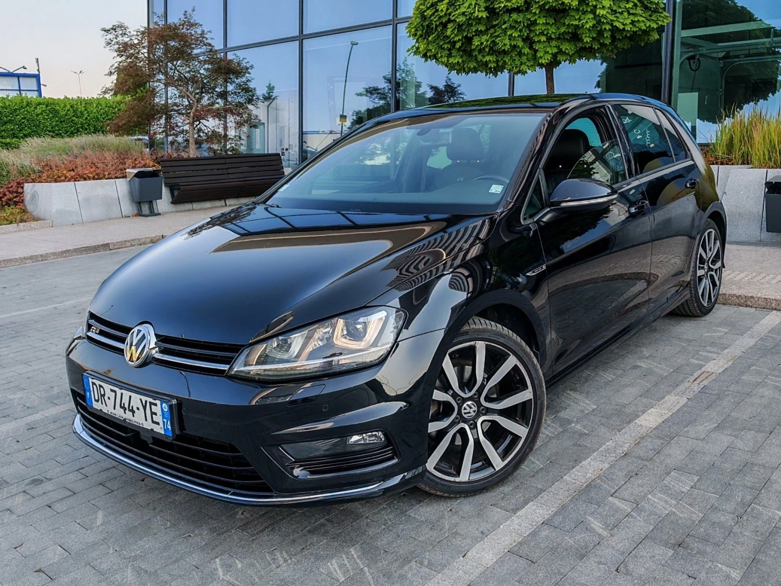 VW Golf * УНИКАТ * R LINE * LIMITED EDITION 40 - 152/400 *, снимка 3 - Автомобили и джипове - 55878897