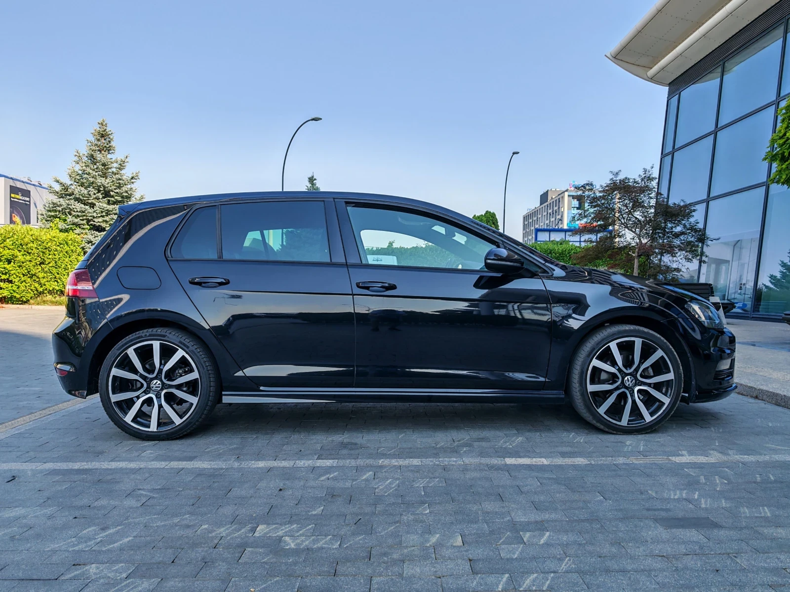 VW Golf * УНИКАТ * R LINE * LIMITED EDITION 40 - 152/400 *, снимка 6 - Автомобили и джипове - 55878897