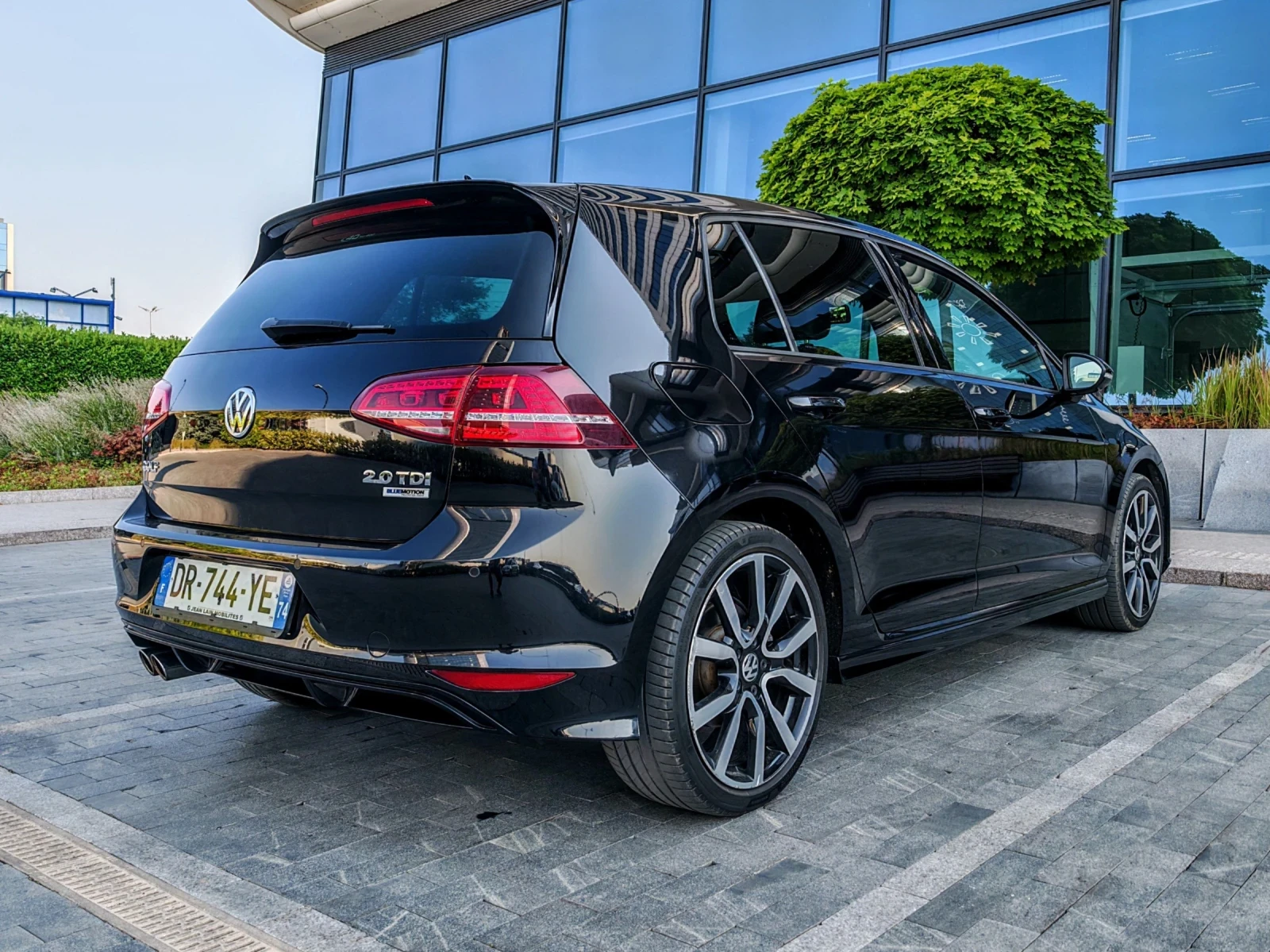 VW Golf * УНИКАТ * R LINE * LIMITED EDITION 40 - 152/400 *, снимка 4 - Автомобили и джипове - 55878897