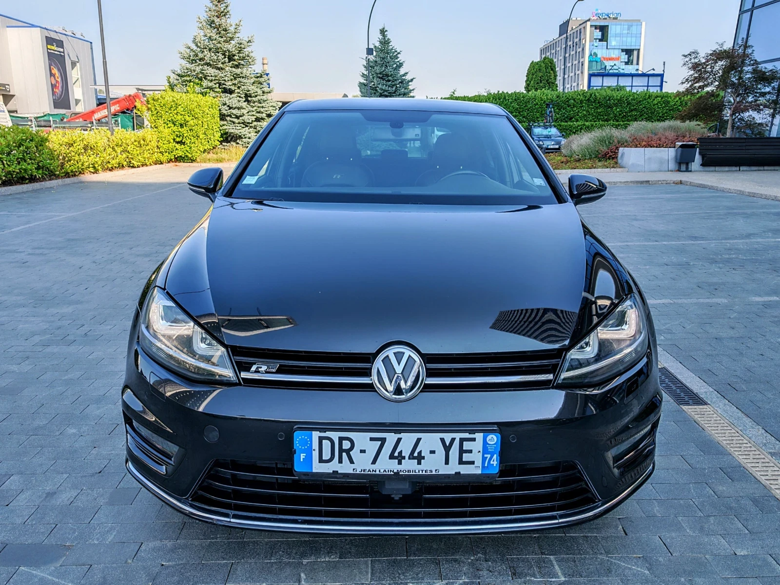 VW Golf * УНИКАТ * R LINE * LIMITED EDITION 40 - 152/400 *, снимка 2 - Автомобили и джипове - 55878897
