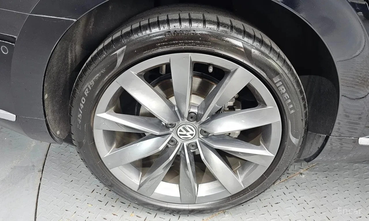 VW Arteon  R LIINE 4Motion / СЕРТИФИКАТ ЗА ОТЛИЧНО КАЧЕСТВО , снимка 5 - Автомобили и джипове - 55924419