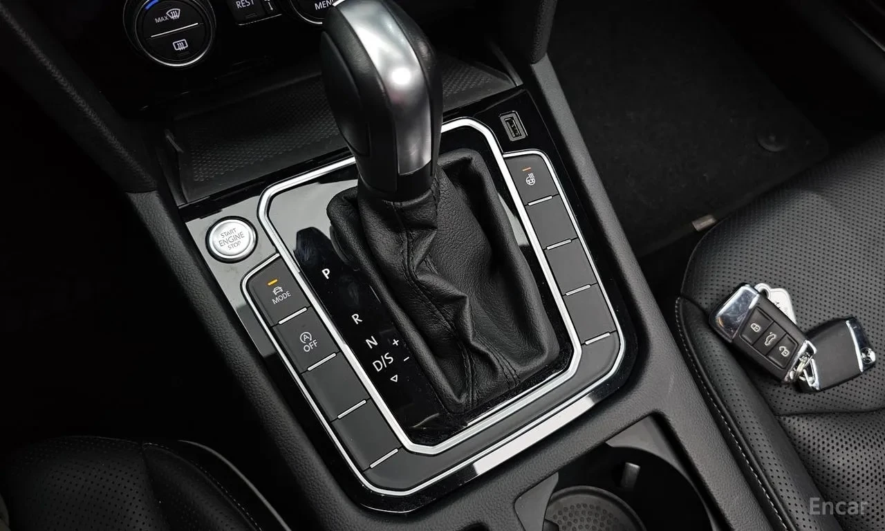 VW Arteon  R LIINE 4Motion / СЕРТИФИКАТ ЗА ОТЛИЧНО КАЧЕСТВО , снимка 9 - Автомобили и джипове - 55924419