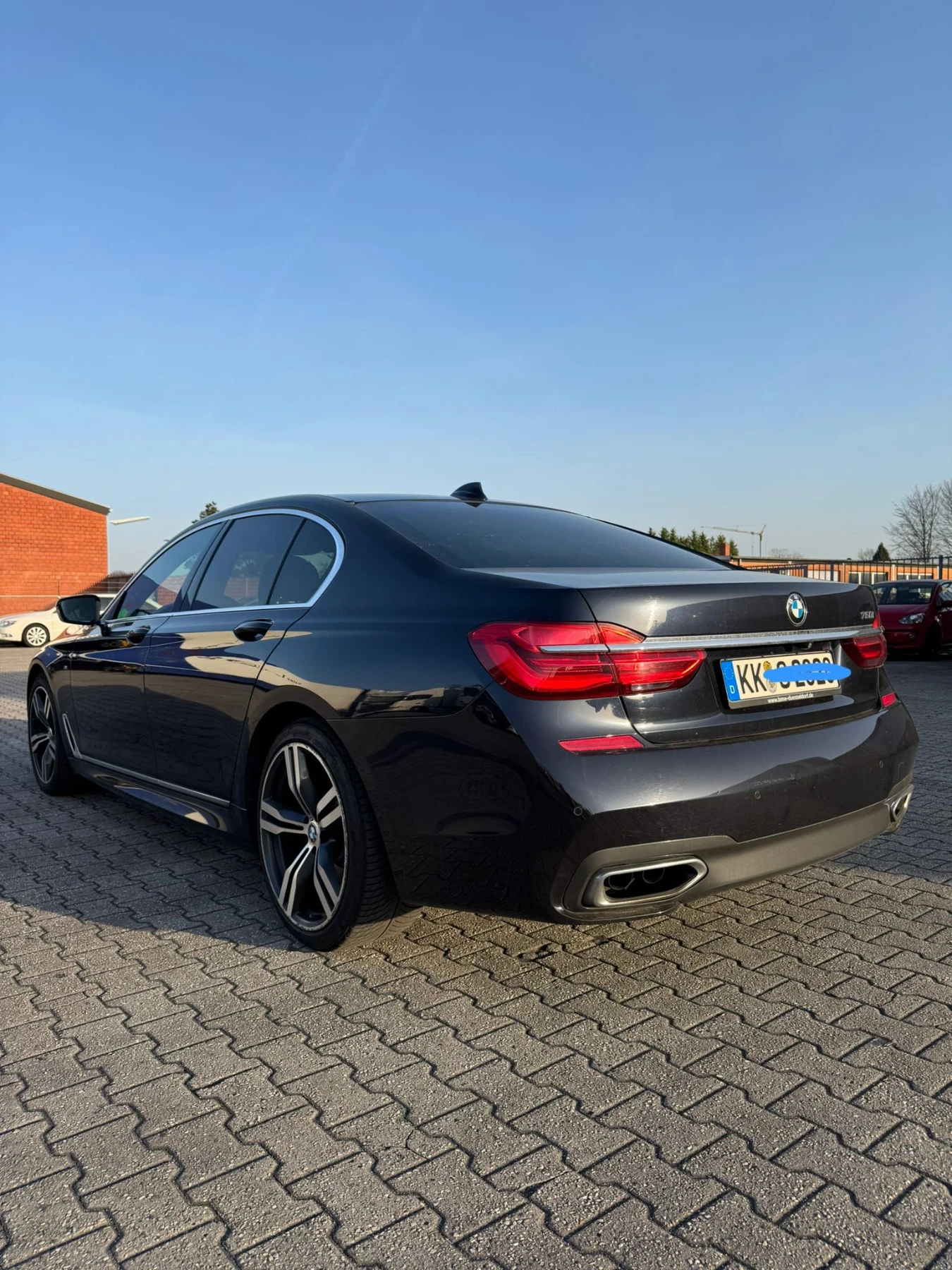 BMW 750