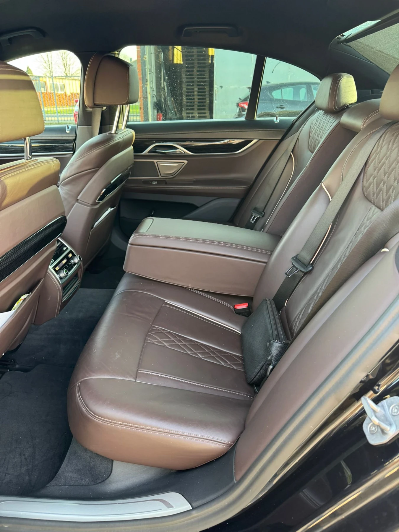 BMW 750, снимка 12 - Автомобили и джипове - 56242122