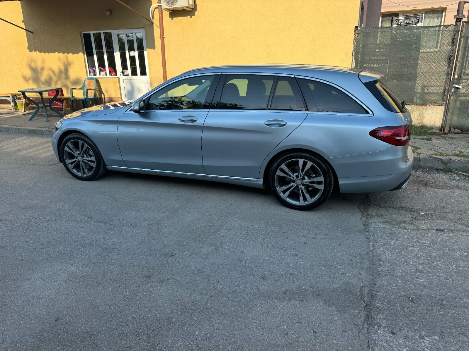 Mercedes-Benz C 220, снимка 5 - Автомобили и джипове - 56248365