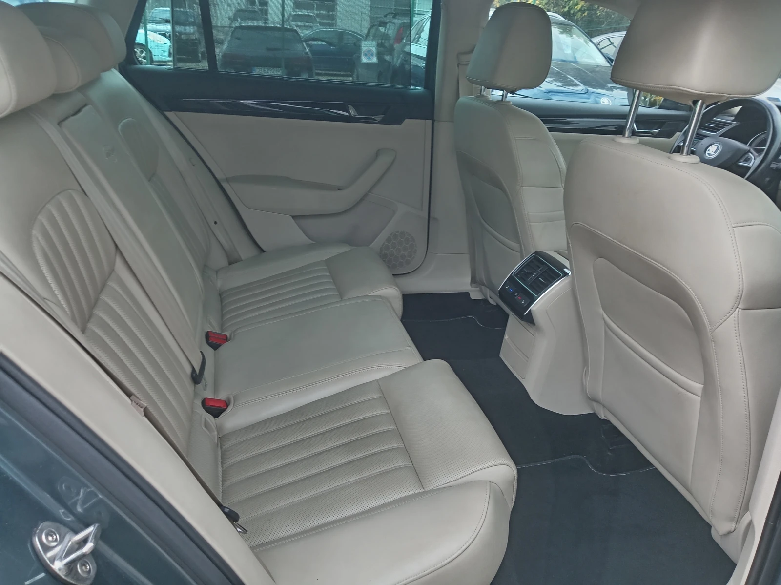 Skoda Superb 2.0TDI 4x4 DSG L&K Kombi | Mobile.bg � ����������� 10