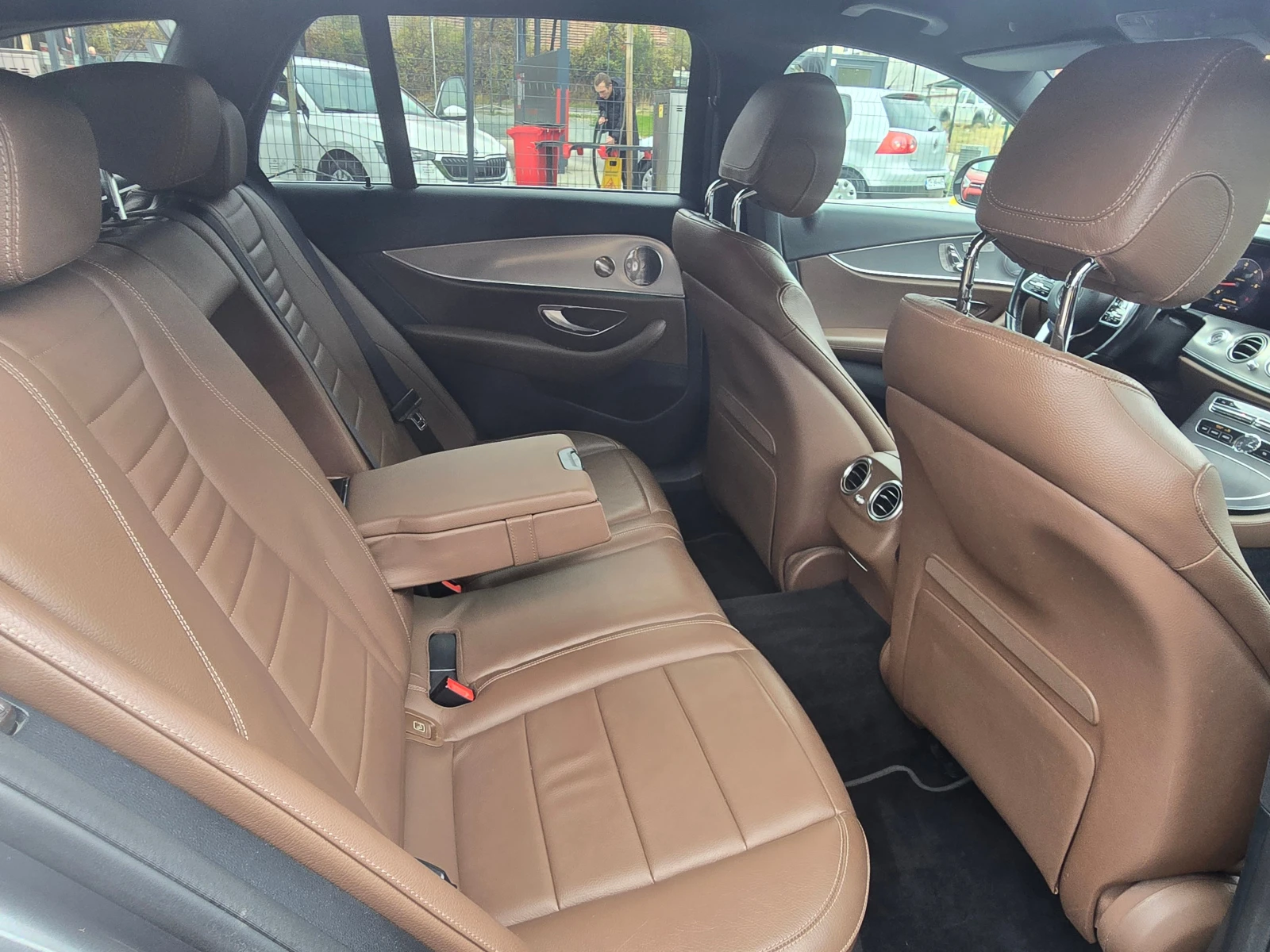 Mercedes-Benz E 400 CDi/Всички екстри/Лизинг, снимка 10 - Автомобили и джипове - 56710458