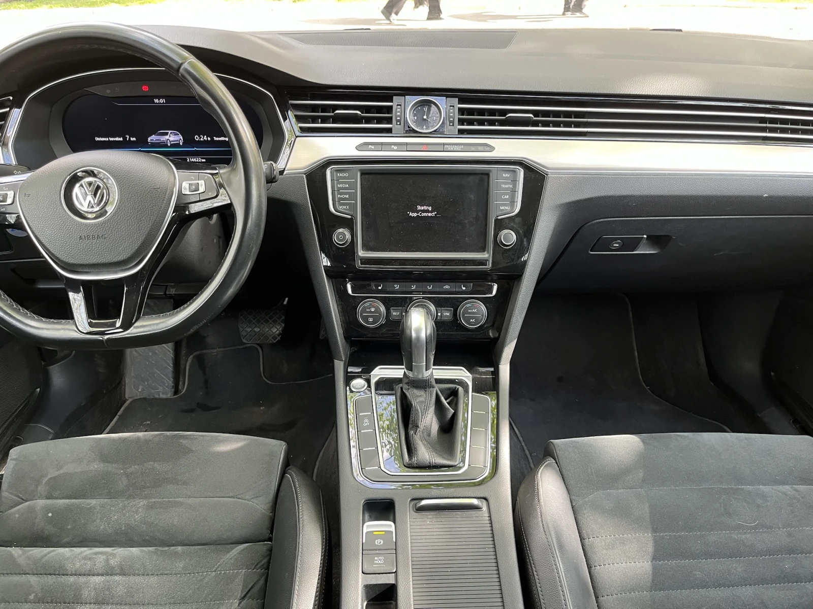 VW Passat B8 Variant 2.0 TDI DSG, снимка 8 - Автомобили и джипове - 56711835