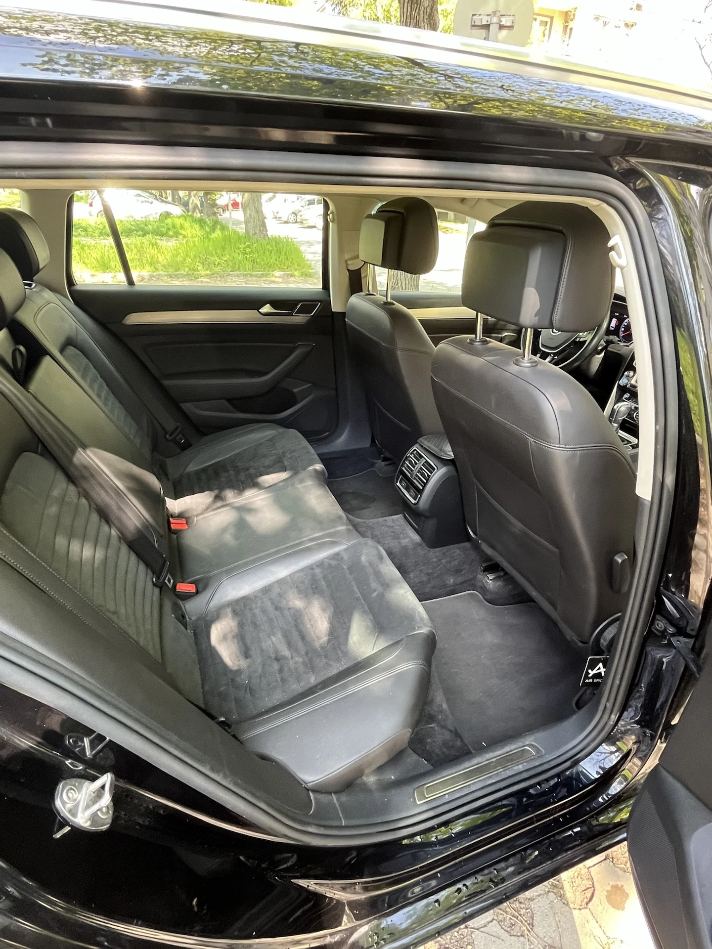 VW Passat B8 Variant 2.0 TDI DSG, снимка 15 - Автомобили и джипове - 56711835