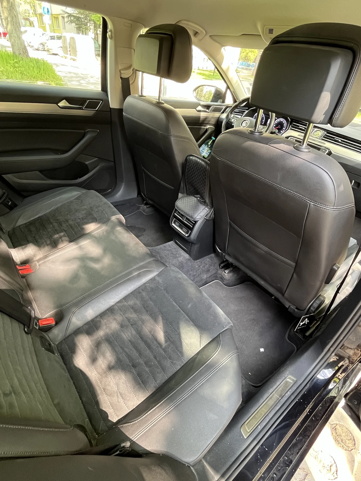 VW Passat B8 Variant 2.0 TDI DSG, снимка 13 - Автомобили и джипове - 56711835