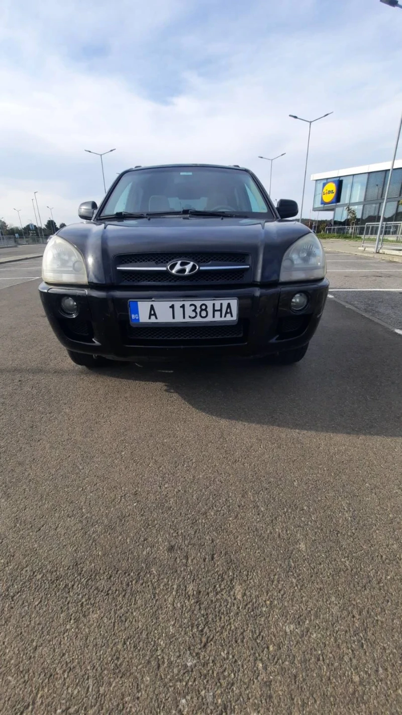 Hyundai Tucson 2.0  CRDI 4x4, снимка 1 - Автомобили и джипове - 47800124