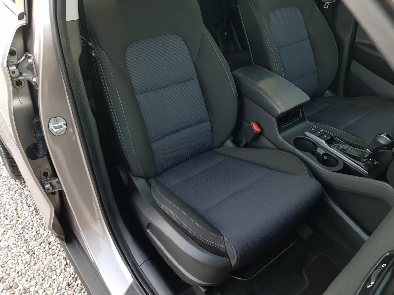 Hyundai Tucson 1.7 CRDI-141 к.с.  EURO 6B АВТОМАТИК ПАНОРАМА , снимка 11 - Автомобили и джипове - 52746441