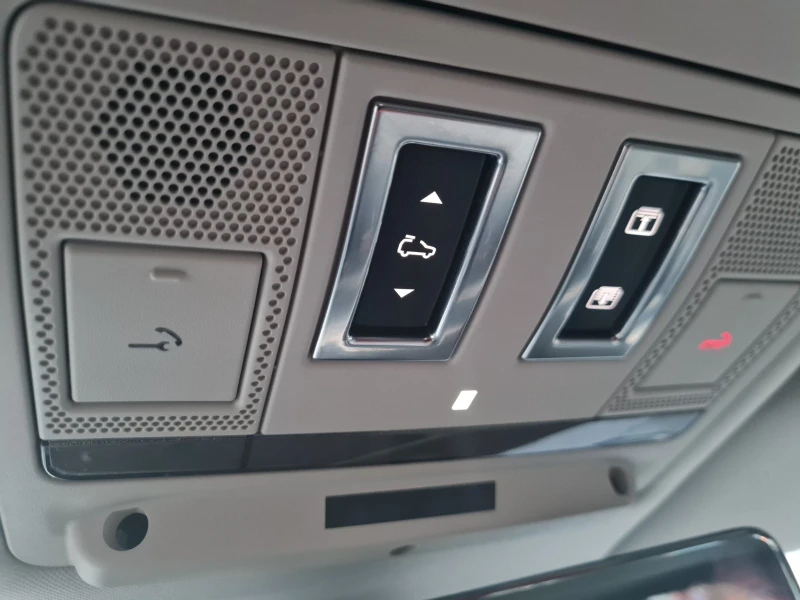 Land Rover Defender First Edition, снимка 10 - Автомобили и джипове - 52938116