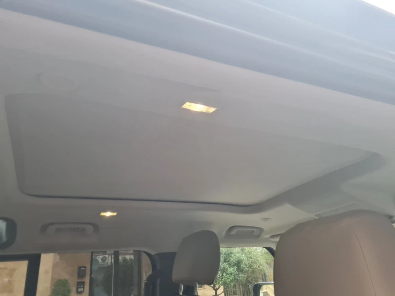 Land Rover Defender First Edition, снимка 14 - Автомобили и джипове - 52938116