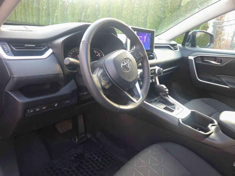 Toyota Rav4 XLE, снимка 10 - Автомобили и джипове - 52967319