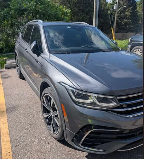 VW Tiguan * R Line * ПЕРФЕКТНО СЕРВИЗИРАНА * 1 СОБСТВЕНИК * , снимка 2 - Автомобили и джипове - 55234640
