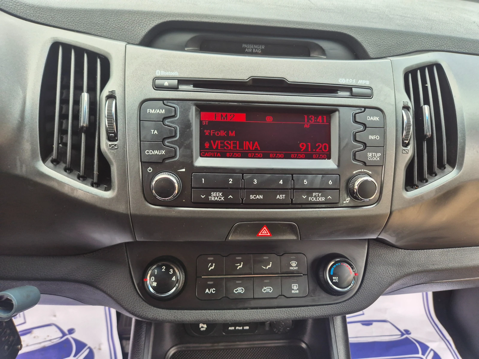 Kia Sportage 2.0 CRDI, 4x4 , снимка 15 - Автомобили и джипове - 49907240