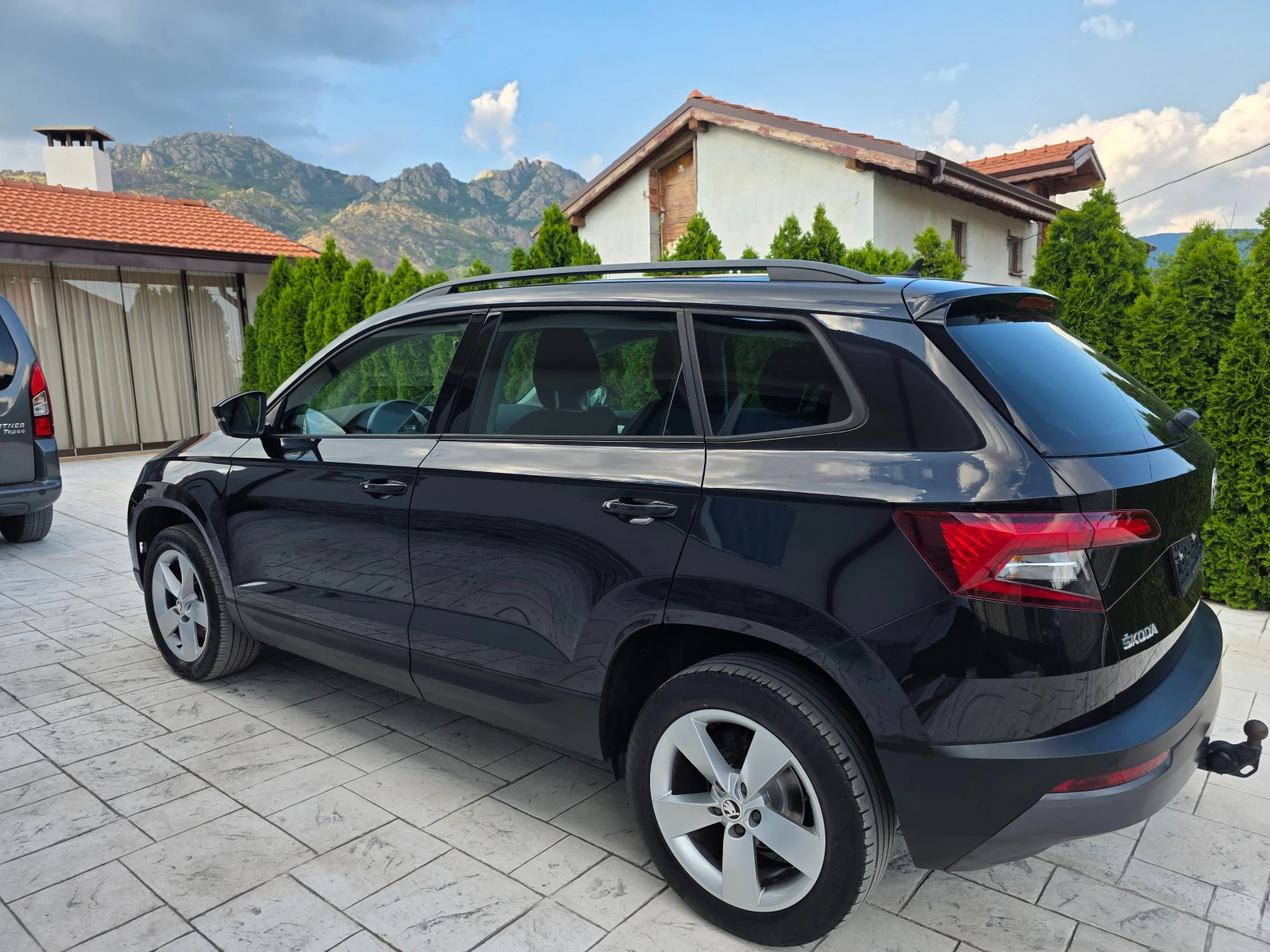 Skoda Karoq 1.5 TSI NAVI, снимка 8 - Автомобили и джипове - 54989116