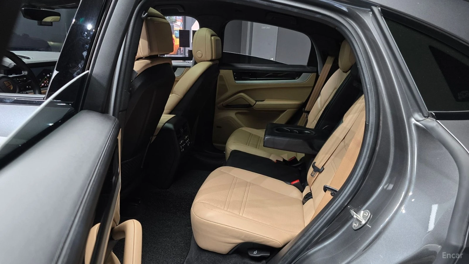 Porsche Cayenne 3.0 COUPE* 360* HUD* КОЖА* ОБДУХВ* НАВИ* ПАНО, снимка 9 - Автомобили и джипове - 55481455