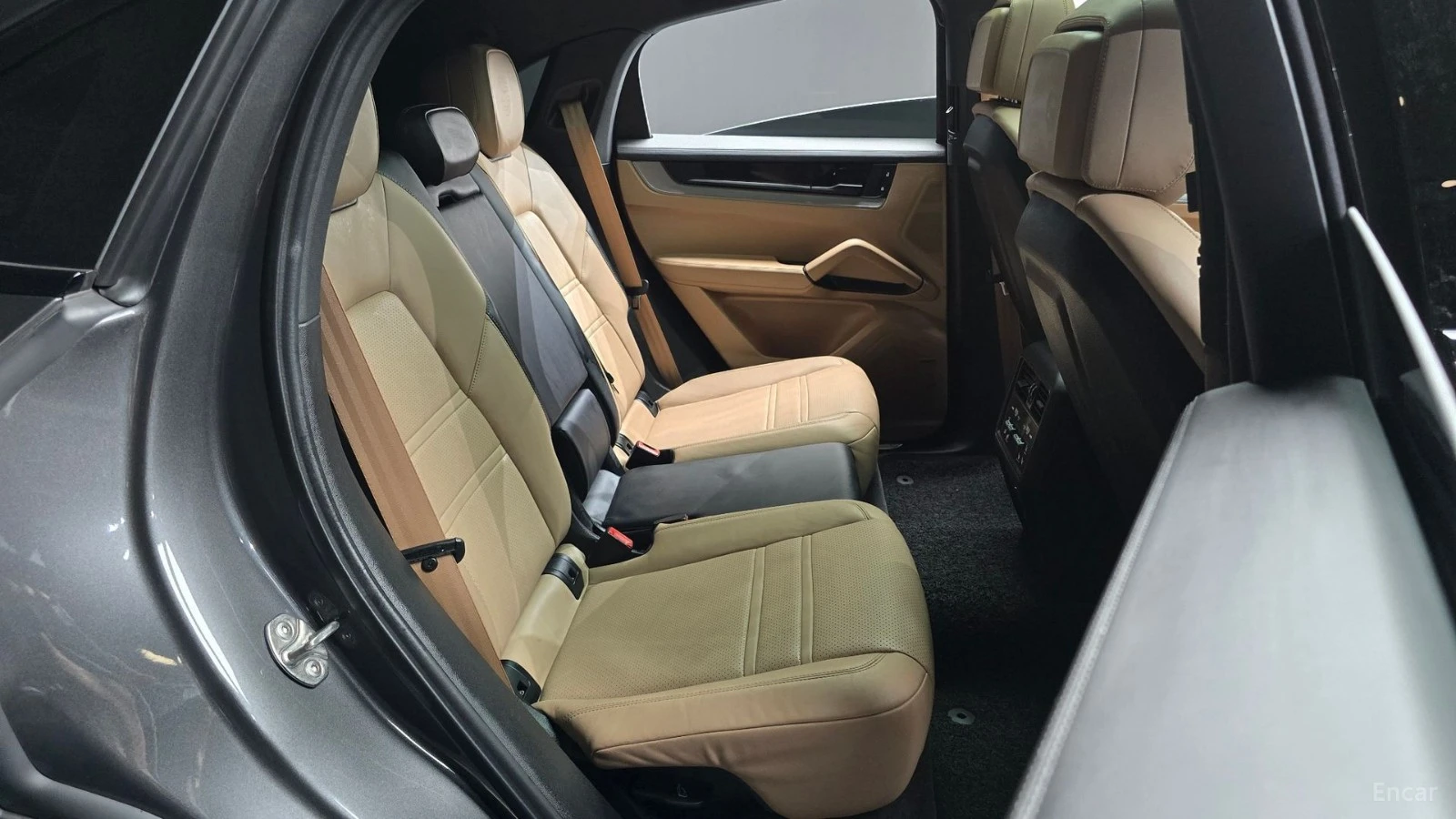Porsche Cayenne 3.0 COUPE* 360* HUD* КОЖА* ОБДУХВ* НАВИ* ПАНО, снимка 8 - Автомобили и джипове - 55481455
