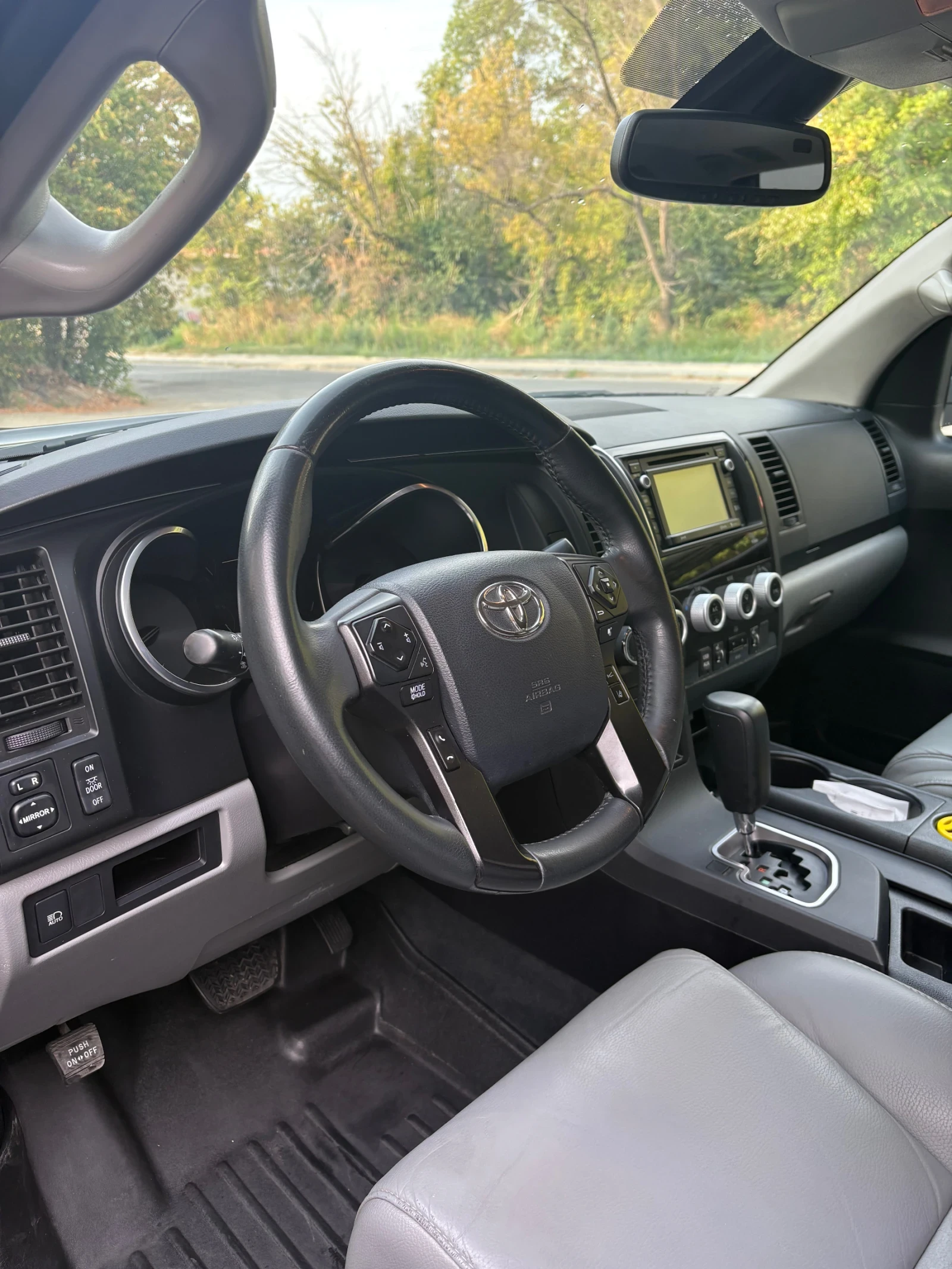 Toyota Sequoia, снимка 7 - Автомобили и джипове - 55872966