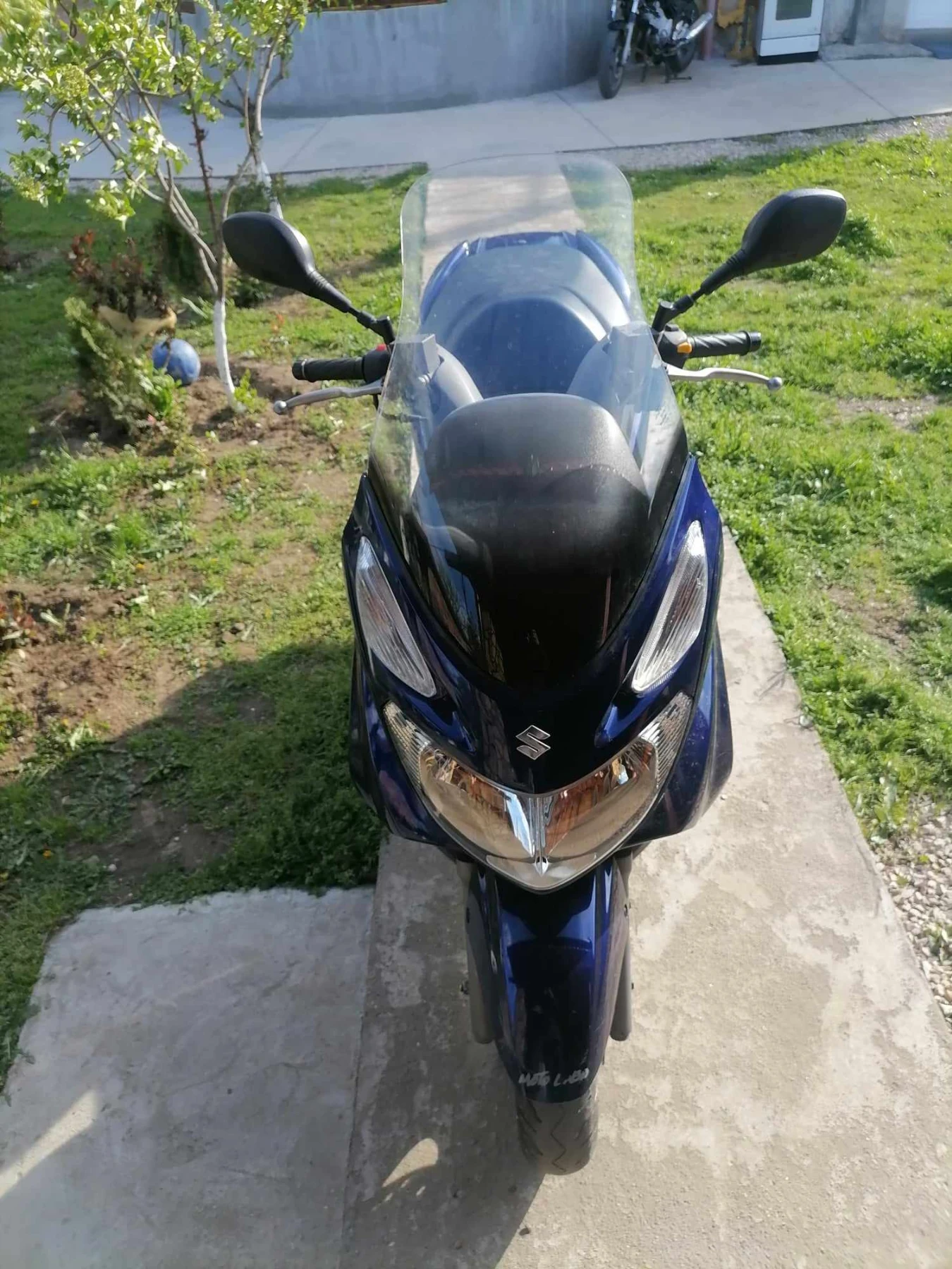 Suzuki Burgman 125кубика  - изображение 3