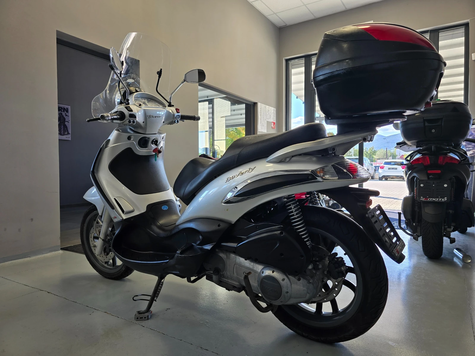 Piaggio Beverly 300ie, Tourer, 2010г., снимка 4 - Мотоциклети и мототехника - 56267308