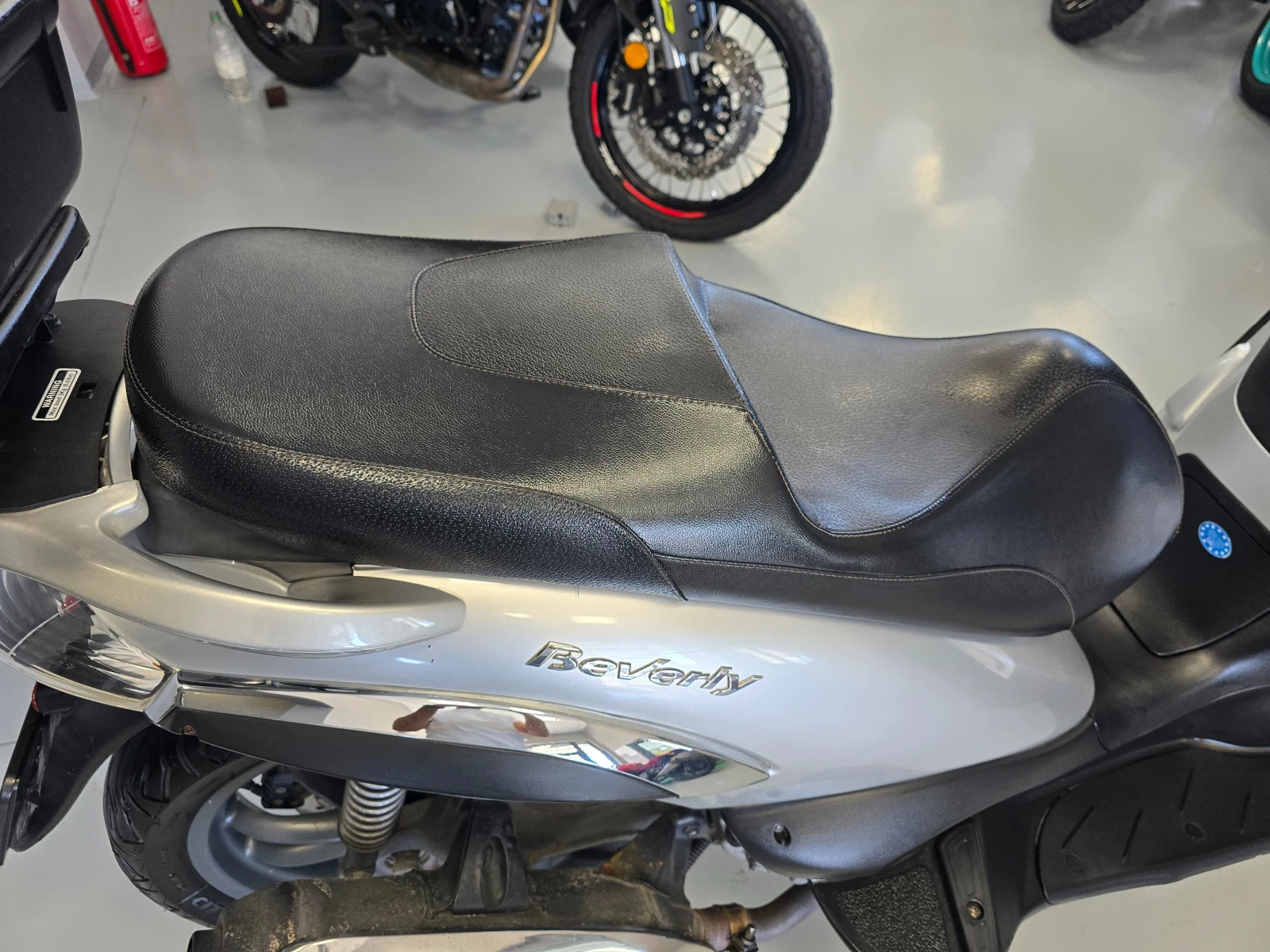 Piaggio Beverly 300ie, Tourer, 2010г., снимка 9 - Мотоциклети и мототехника - 56267308