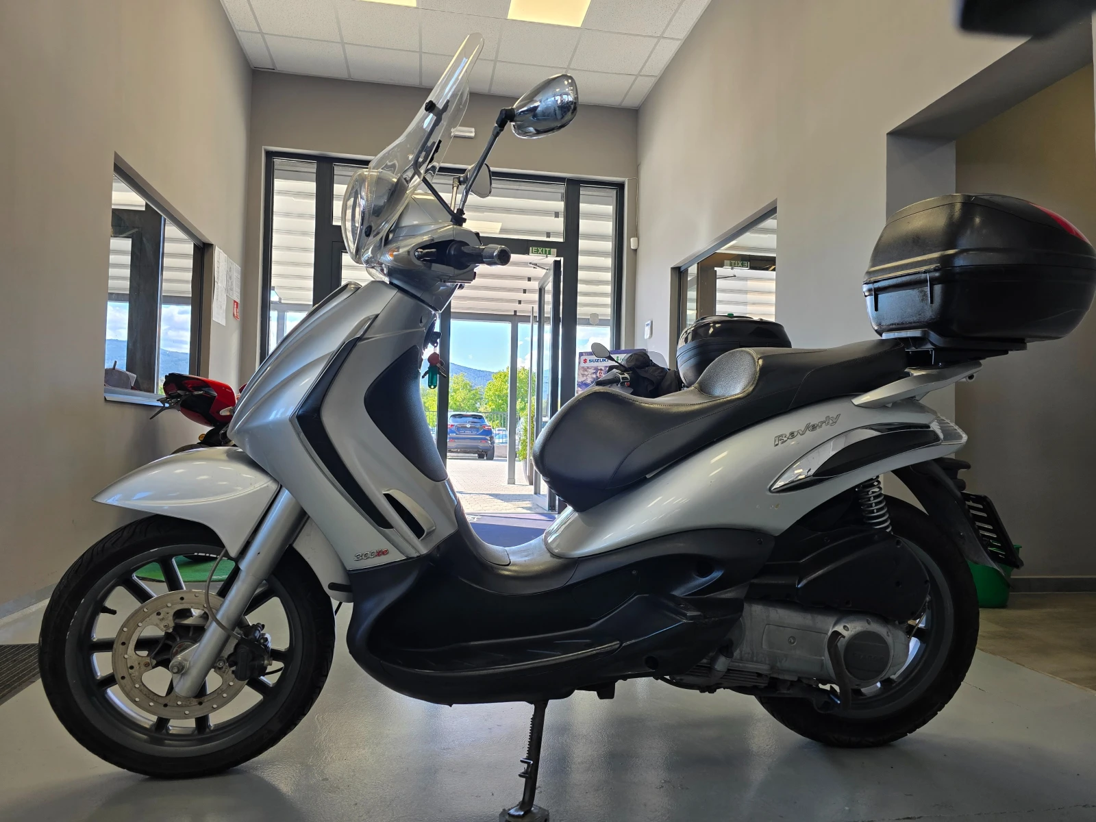 Piaggio Beverly 300ie, Tourer, 2010г., снимка 5 - Мотоциклети и мототехника - 56267308