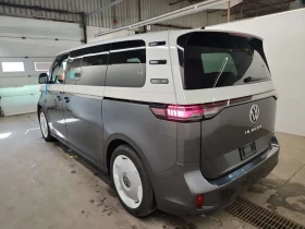 VW ID.Buzz  1ST EDITION * 360 КАМЕРИ* ОБДУХВАНЕ* ПАНО* CARFAX, снимка 4 - Автомобили и джипове - 53685139