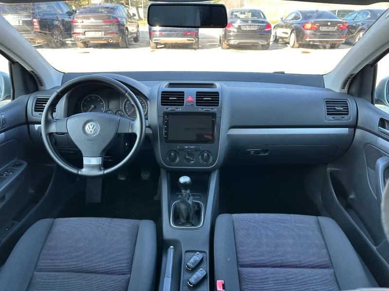 VW Golf 1.6i* 102кс., снимка 12 - Автомобили и джипове - 48676126