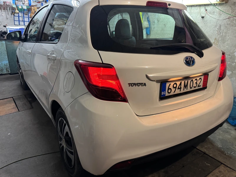 Toyota Yaris 1.5hybrid, снимка 7 - Автомобили и джипове - 48731637