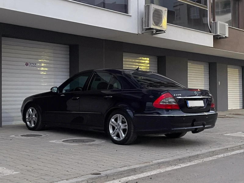 Mercedes-Benz E 220, снимка 3 - Автомобили и джипове - 49003504